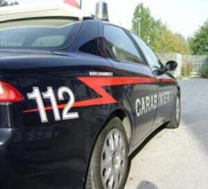 Dopo il furto e l’estorsione stava per fuggire: fermato dai Carabinieri