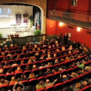 Riapre la sala del cinema Splendor
