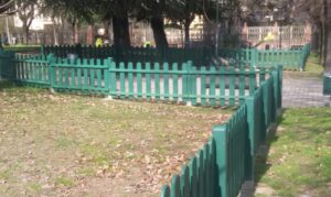 Più sicurezza  ai giardini: oggi è stata completata la staccionata