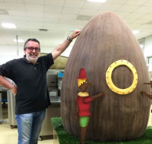 Un uovo di cioccolato di 180 chili per i bimbi di Accumoli