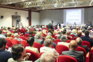Il vescovo ai candidati: “Non sposterò voti”