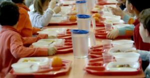 Scuola,  oggi aprono le iscrizioni alla mensa