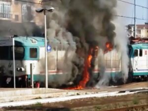 Treno in fiamme ad Asti, disagi anche da noi