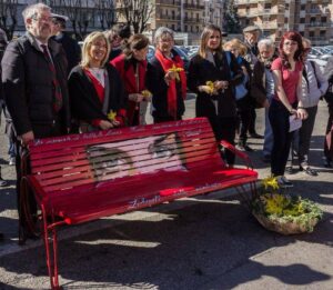 Panchine artistiche  a tema sociale