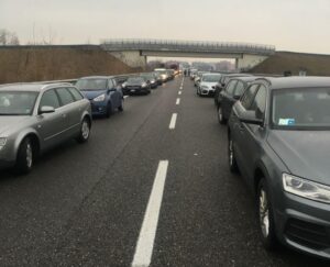 Riaperto tratto di tangenziale, ma si consiglia prudenza. Spostamenti difficili