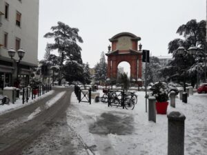 Non nevica più, ma viabilità a rischio per le gelate notturne