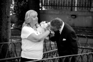Il clochard poeta si sposa: senza nido, ma è un sogno