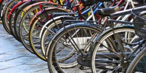 “A quando la pista ciclabile in piazza Garibaldi?”