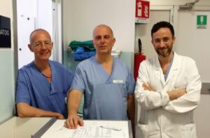 Ventenne operata per una cisti di 40 chili