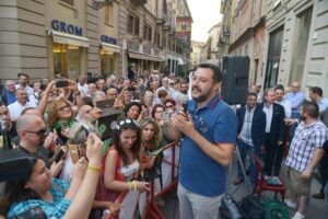 Salvini, i migranti e quelli che lucrano su presenze e cibo