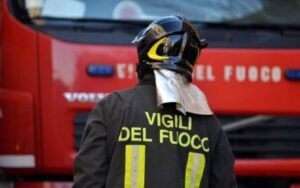 Crolla balcone a Mirabello, due feriti