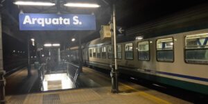 Esasperato dai clochard li scaccia in malo modo: denunciato