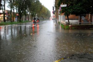 “Sgravi fiscali per chi è colpito dalle continue esondazioni del rio Lovassina”