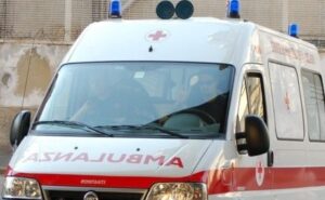 Travolto da un albero durante la potatura, muore 74enne