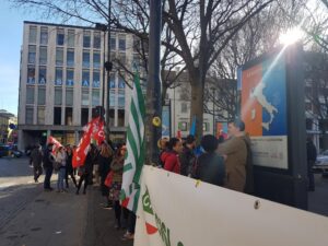 Scuola, troppi precari. Sindacati in piazza