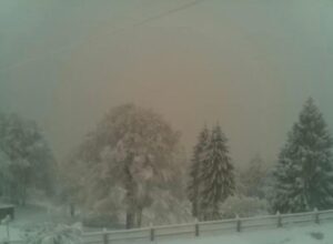 Pioggia e vento, niente festa per gli 851. E nevica in provincia