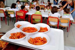 Mensa scolastica: il giudice condanna cooperativa e Comune