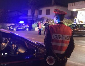 In auto con droga e armi: denunciato 22enne