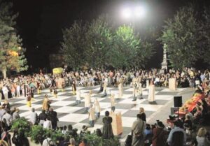 Scacchi viventi e festa dello gnocco: Castelnuovo fa festa
