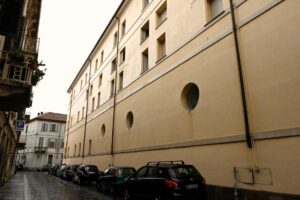 Telecamere nei cortili delle case popolari