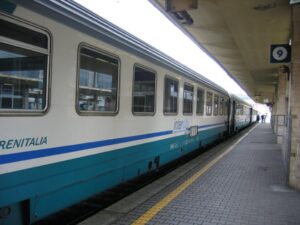 Treni fermi sulla Milano-Genova per incidente
