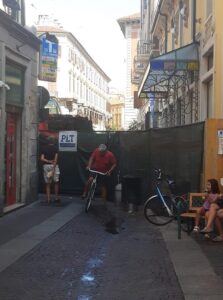 “Via San Lorenzo, noi commercianti penalizzati dal cantiere”