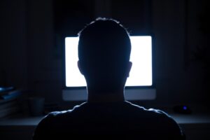 Notti al pc e amici virtuali. Due alessandrini in cura per ‘dipendenza da web’