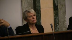 “Annaratone si dimetta dall’assemblea cittadina”