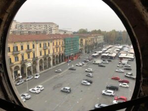E se piazza Garibaldi fosse  liberata dalle macchine?