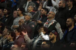 Cosenza leader, ma in mezzo e in attacco poco lucidi e nervosi