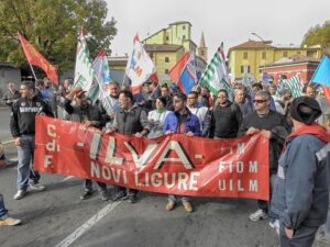 Ilva, sciopero con protesta davanti alla Prefettura