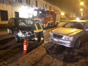 Scontro tra due auto in via Cardinal Massaia, due feriti