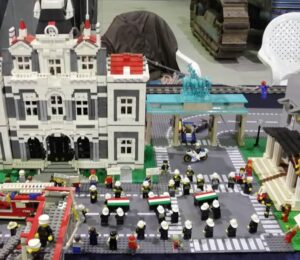 Il funerale con i Lego per celebrare i nostri pompieri