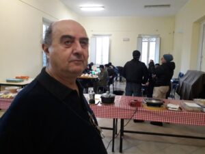 Ogni mattina la colazione la offre il  parroco