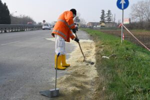 Acido solforico sulla statale per Spinetta