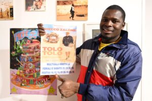 Il film di Zalone visto da un migrante vero