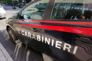 Occupano un alloggio e rubano energia elettrica