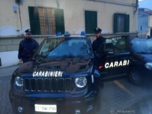 Trova portafoglio con 600 euro: restituito