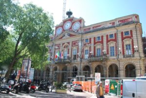 Comune, uffici chiusi e appuntamenti per le urgenze