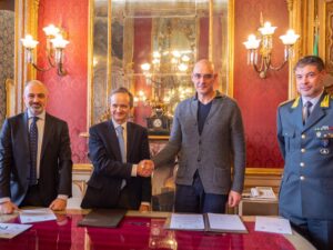 Controllo di vicinato: il sindaco Lucchini firma il protocollo