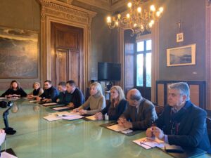 “Nessun aumento”: querela e sfiducia contro Serra