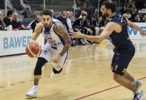 Fortitudo: Zampogna va, Zampolli arriva