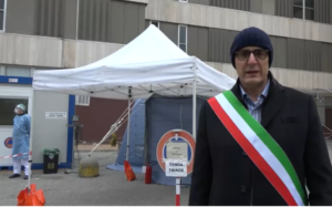 Lucchini in presidio simbolico al ‘Galliano: «Risorsa da tutelare e rafforzare»