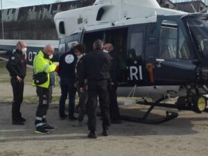 Gli elicotteristi di Volpiano trasportano medici e materiale sanitario