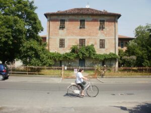 Ecco la prima casa solidale dove i giovani aiutano gli anziani