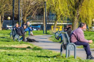 “Ci sono troppi pensionati in giro”