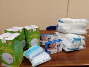 Donate quasi 600 mascherine al Soggiorno Borsalino