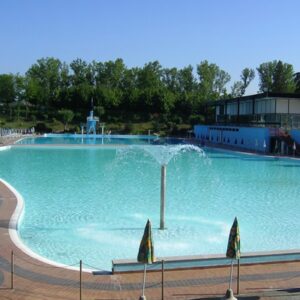 ‘Cari’ Pater vi scrivo,  Lucchini: “Aprirà la piscina?”