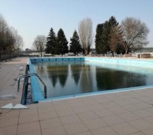 Cimiteri e centri sportivi: la svolta a metà luglio?