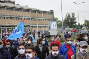 Ex Ilva, 24 ore di sciopero nel giorno dell’incontro tra ministro e sindacati